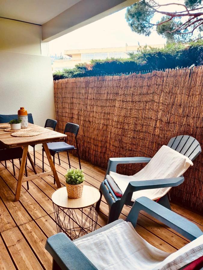 Mandelieu Grand Studio Avec Piscine Et Proche De La Mer Mandelieu-la-Napoule Exterior foto